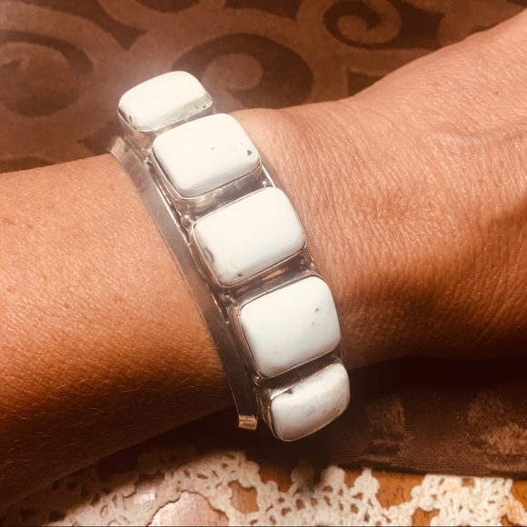 Navajo Vintage Sterling Silver Bracelet - Picture 6 of 8